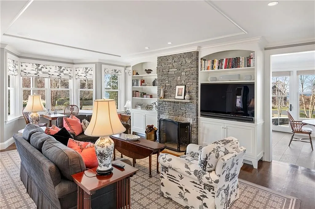5 bed, 6.0 bath, 6017 sqft, $16,500 — Photo 4