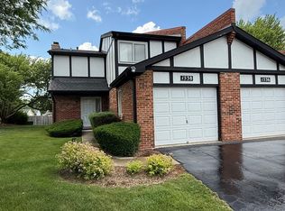 1538 Columbia Ct #1538, Elk Grove Village, IL 60007