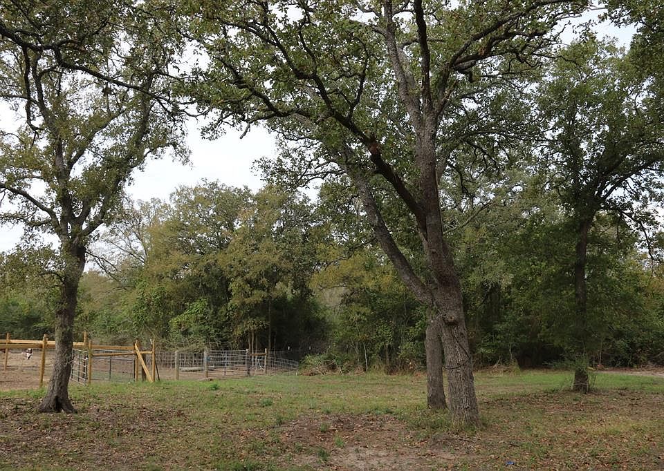 1st image of 1723 Landers Ln
