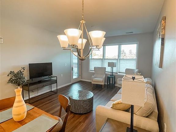 5th image of 2205 Green Hills Dr #1201