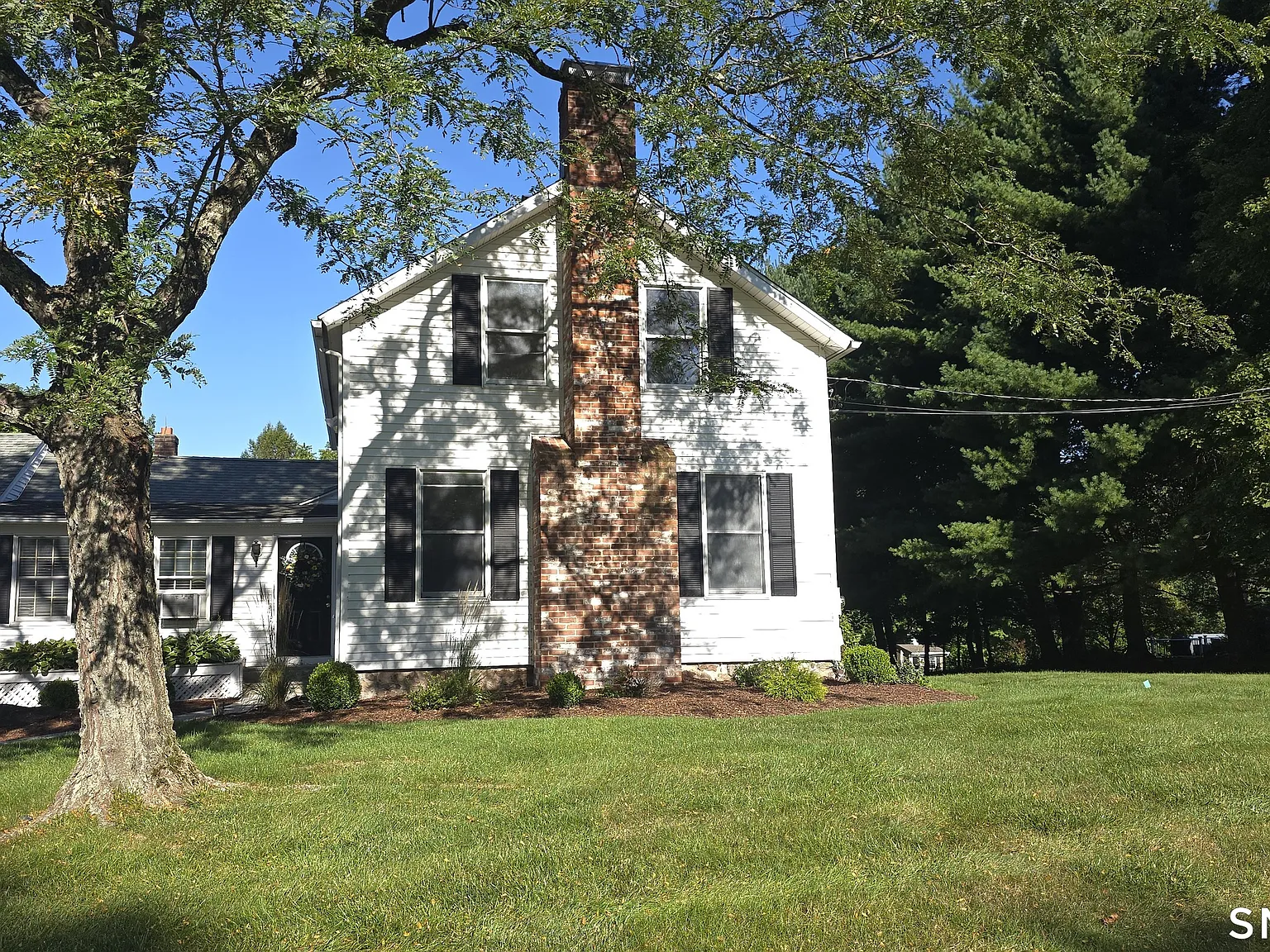 4 bed, 2.5 bath, 2670 sqft, $4,200 — Photo 1