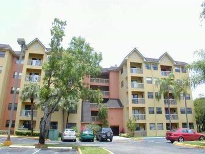 8225 Lake Dr APT 505, Doral, FL, 33166