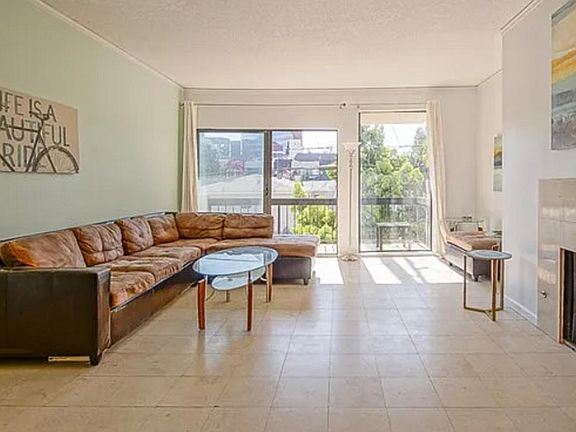 3rd image of 723 Westmount Dr APT 203