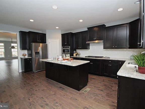 5th image of 6653 Bartrams Forest Ln