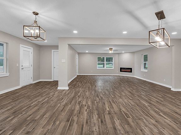 4th image of 1034 Bob White Rd