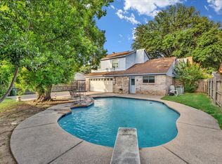 704 Matthews Ct, Arlington, TX 76012