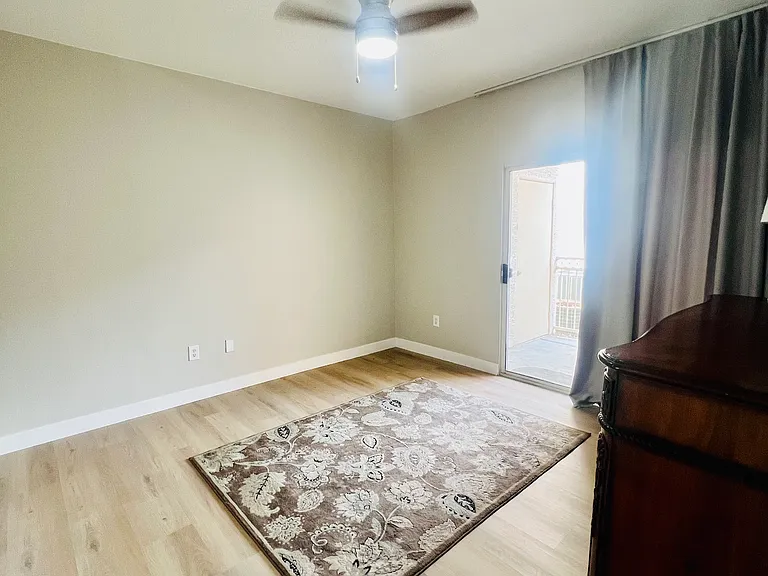 8555 W Russell Rd #1002 — Photo 17