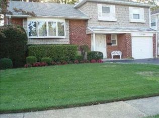 1318 N Pierce Ave, Bellmore, NY 11710