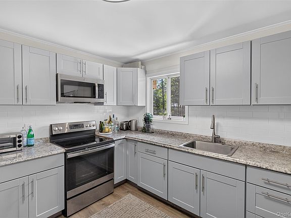 3rd image of 108 Maplewood Avenue