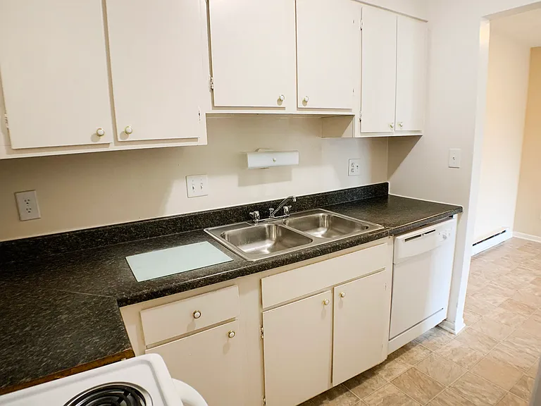 Oakwood Apartments — Photo 48