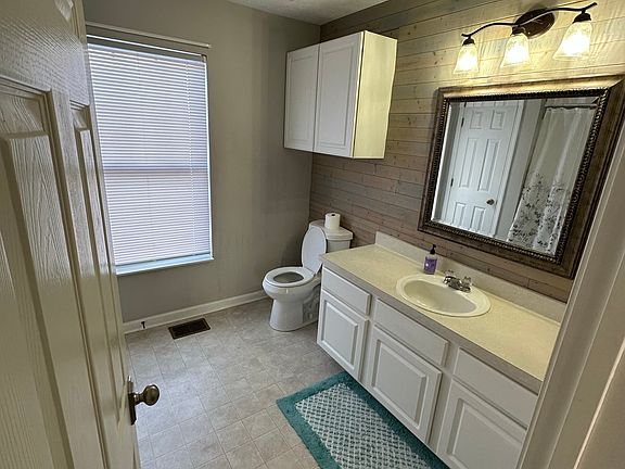 4th image of 3060 Delta Queen Dr