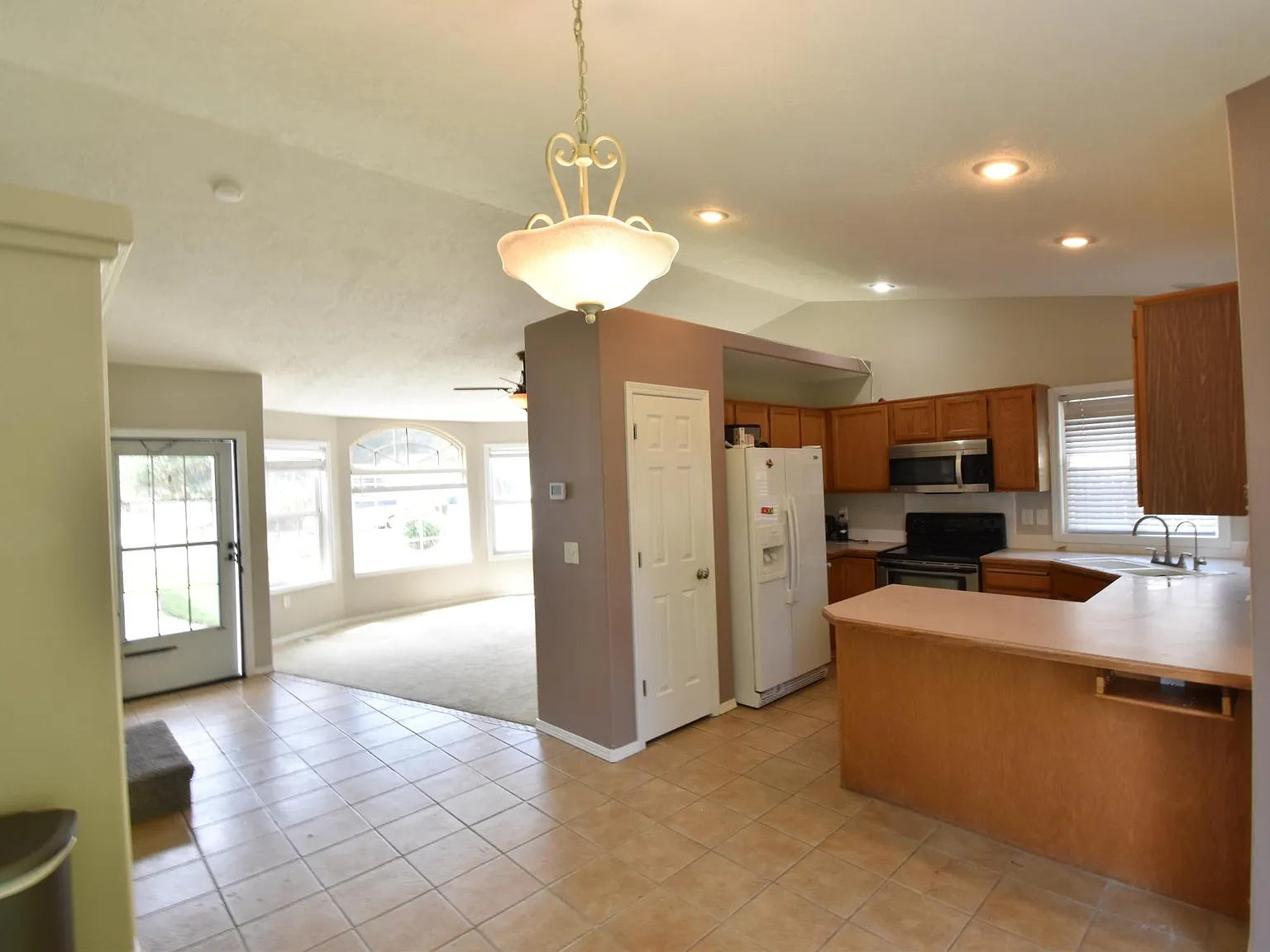 4 bed, 1720 sqft, $2,650 — Photo 4