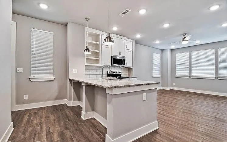 1705 W Deane St — Photo 5