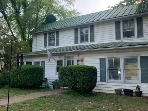 499 Front St, Lovingston, VA 22949