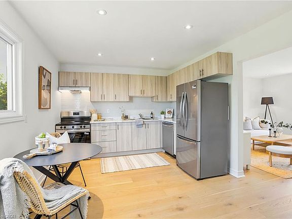 5th image of 65 Mount Albion Rd #2