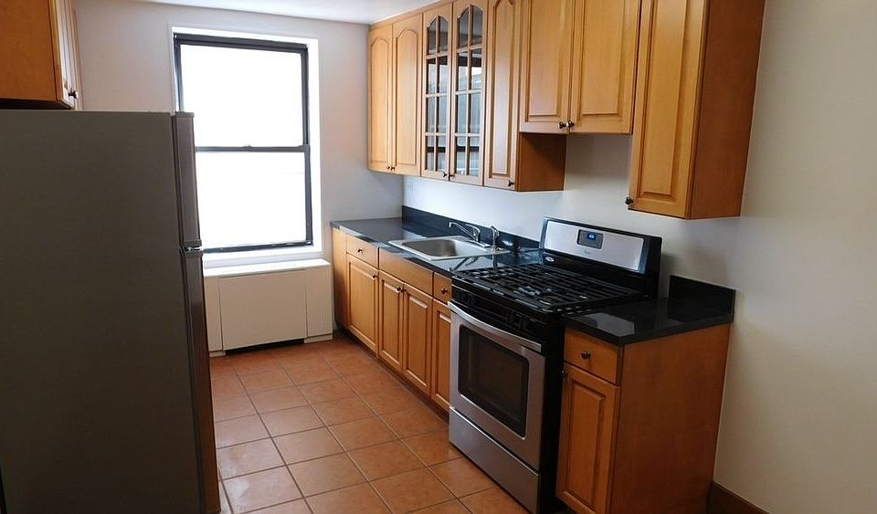 1st image of 2335 Broadway #3D