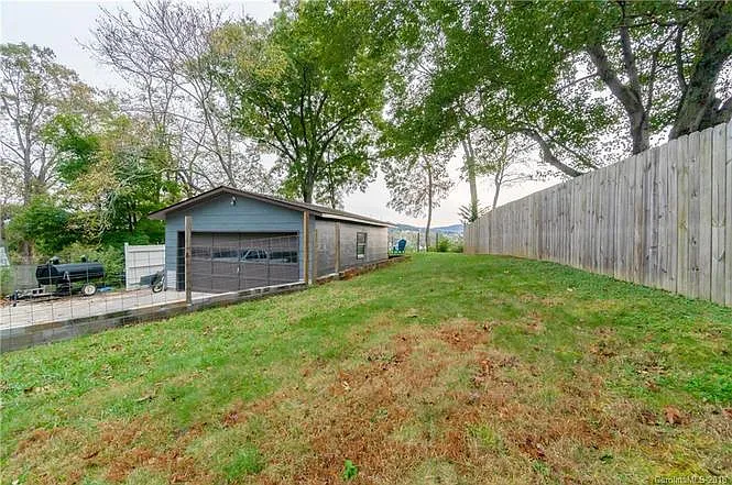 72 Riverview Dr — Photo 4