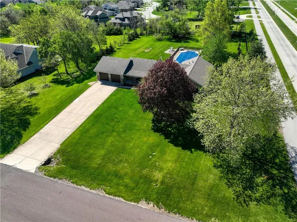 11865 W 156th Ter, Overland Park, KS 66221