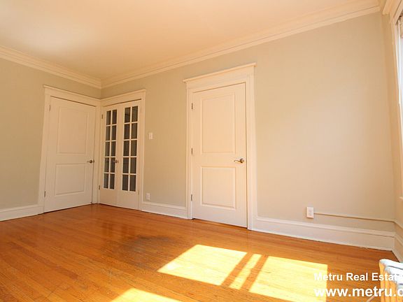 5th image of 803 W Cornelia Ave APT 2N