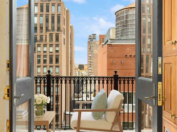 252 West 30th Street 12 image 2 of 20