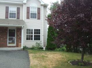 559 Thistle Dr, Pennsburg, PA 18073
