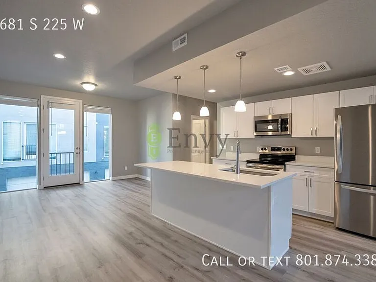 1681 S 225 W — Photo 3