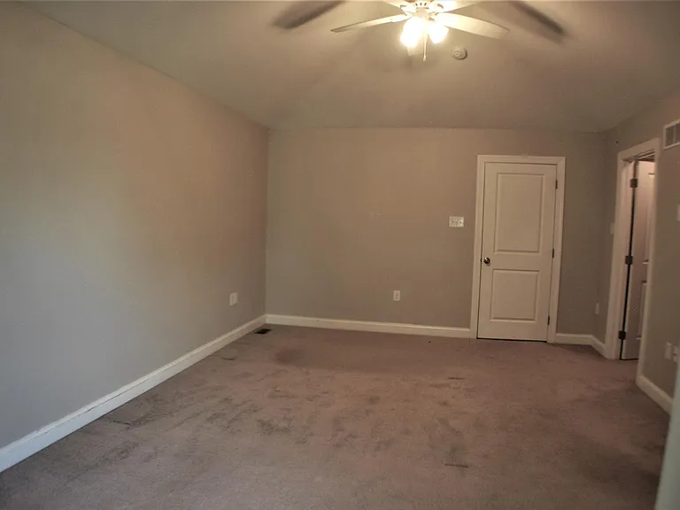 209 Moore Ct — Photo 15
