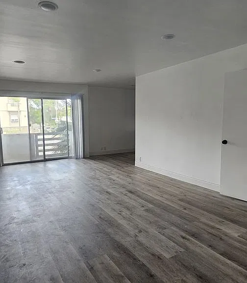 4901 Laurel Canyon Blvd — Photo 7