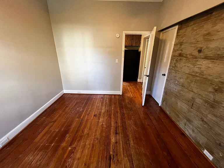 1022 Henderson St — Photo 14