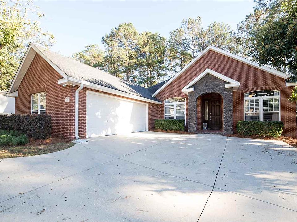 1st image of 840 Eagle View Dr