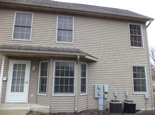 181 McLaren Dr N, Sycamore, IL 60178