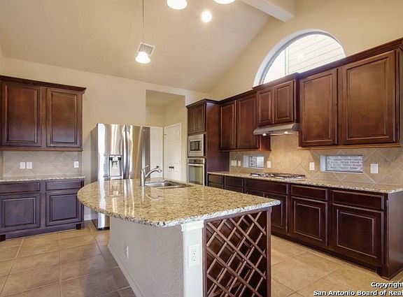 2nd image of 25123 Manhattan Way