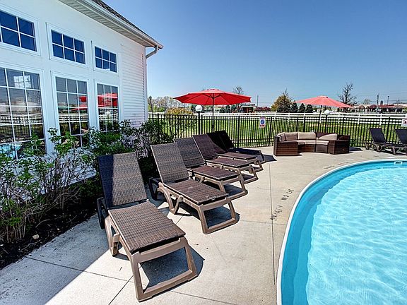 5th image of 3392 Gateway Lakes Dr