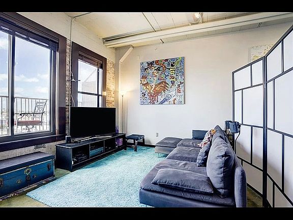 5th image of 2205 McKinney St APT 505