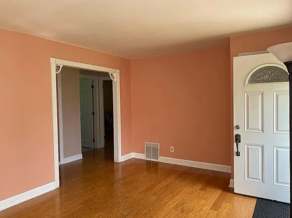61 Duley Ave, Edison, NJ 08817