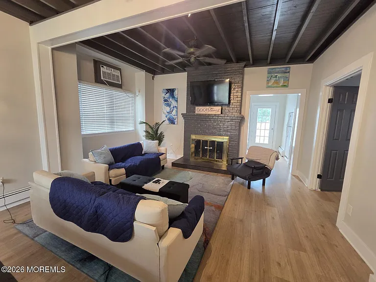 37 Beacon Blvd — Photo 4
