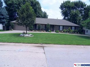 1543 Pinewood Dr, Omaha, NE 68144
