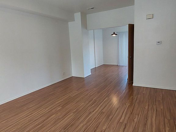 4th image of 1503 Lincoln St #102