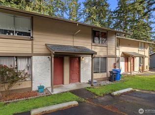 800 SW Harrier Cir APT 4, Oak Harbor, WA