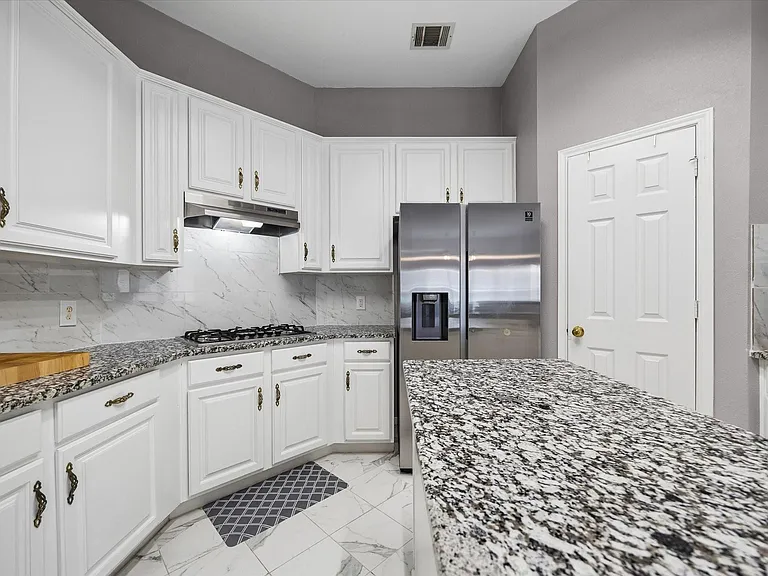 5918 Amherst Ct — Photo 11