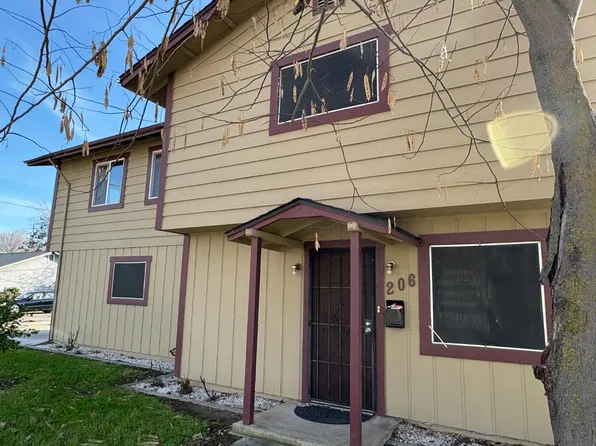 206 W 12th St, Tracy, CA 95376