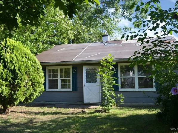 81 A St, Niagara Falls, NY 14303