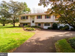 1920 Hendricks Rd, Harleysville, PA 19438