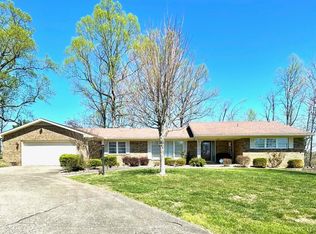 1527 Fairhill Dr, Ashland, KY 41102