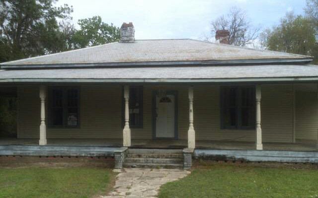 1st image of 402 Shelby Ave