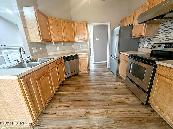 5th image of 204 Saratoga Ln