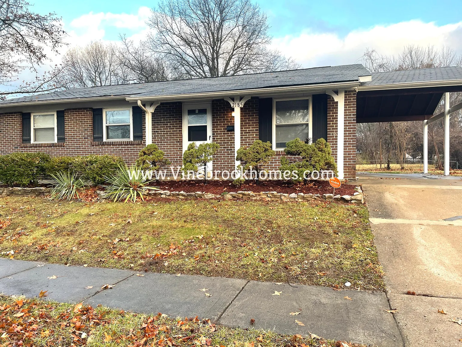 2185 Kingsford Dr photo 1