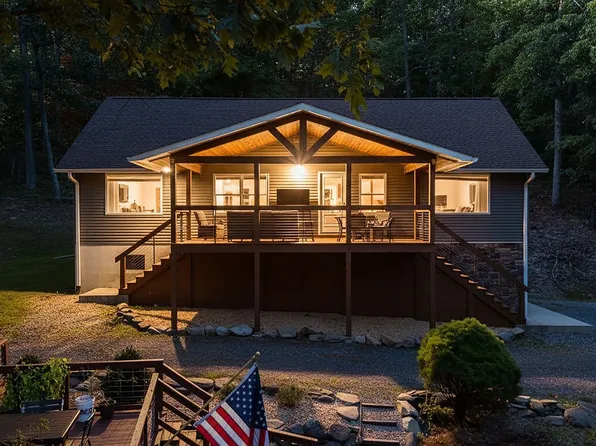 451 Love Rd, Lyndhurst, VA 22952