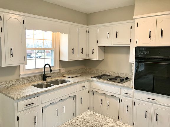 Beautiful granite in kitchen