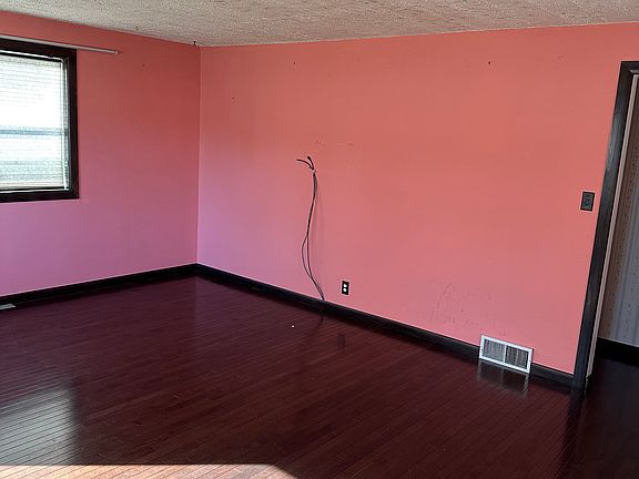 5th image of 540 Barbara Dr